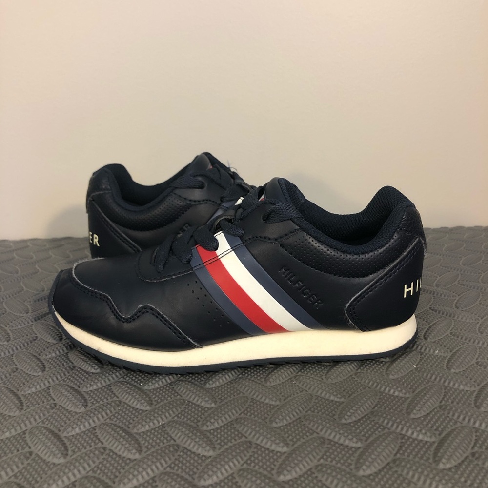 Youth Tommy Hilfiger Navy Blue sneaker with stripe